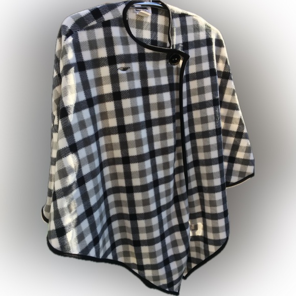 🆕WOT Metropolitan black & white plaid houndstooth cape shawl poncho OS fleece - Picture 1 of 4